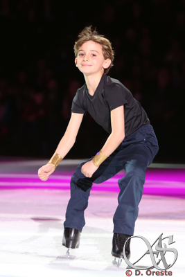 photo stand7.jpg